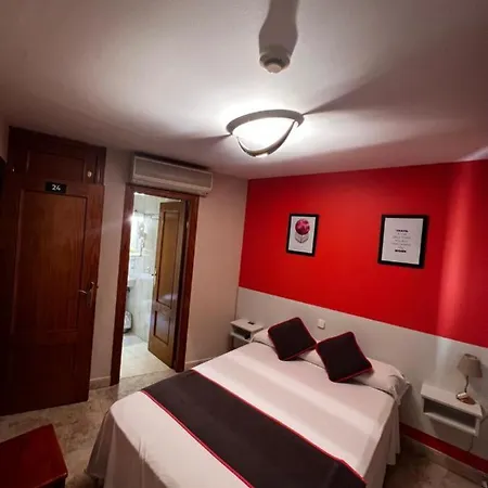 ゲストハウス Bar El Gato Del Acueducto 2*