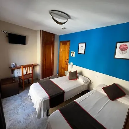 ゲストハウス Bar El Gato Del Acueducto 2*