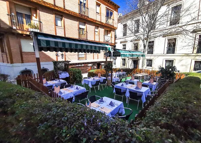 Bar El Gato Del Acueducto Гостевой дом Сеговия