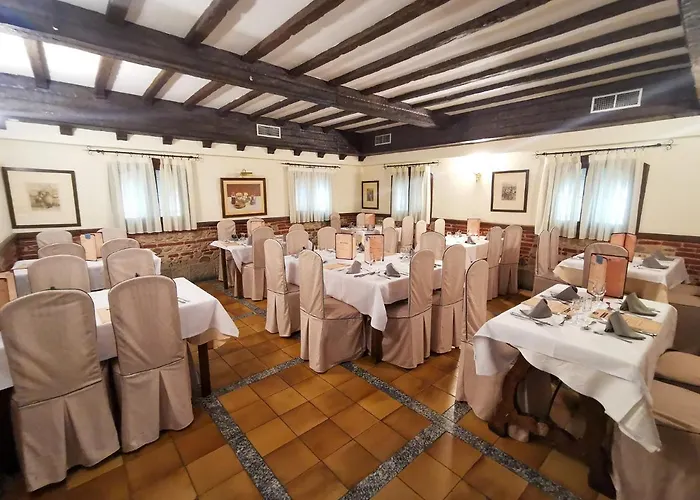 Bar El Gato Del Acueducto Гостевой дом Сеговия