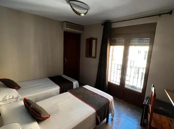 Гостевой дом Bar El Gato Del Acueducto Сеговия