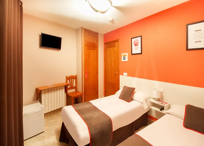 Bar El Gato Del Acueducto Гостевой дом Сеговия